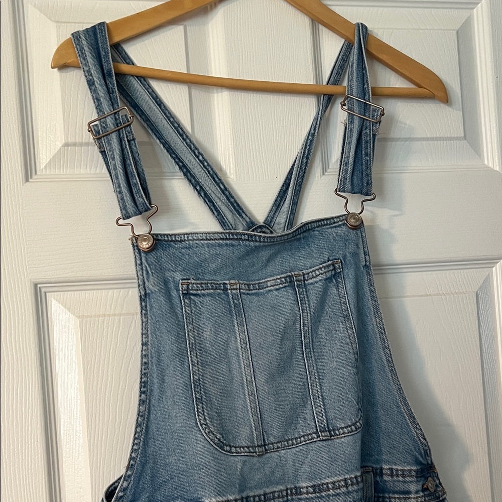 American Eagle Outfitters Light Wash Denim Overalls